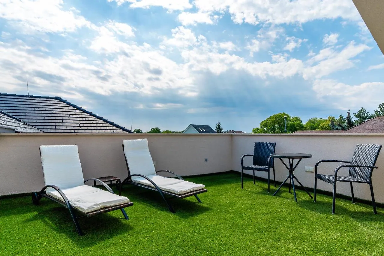 Diamond Panzio Bed & Breakfast Hajduszoboszlo 4*,